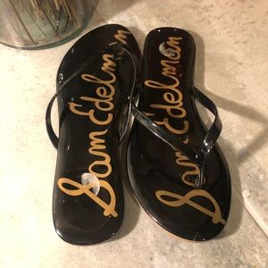 Sam Edelman Black Patent Leather flip flops
